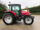 2017 Massey Ferguson 5713 Only done 2000 Hours !!!